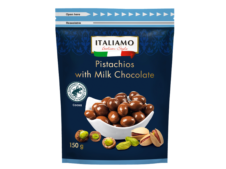 Pistacije z mlečno čokolado v modri embalaži, z napisom 'Pistachios with Milk Chocolate'.