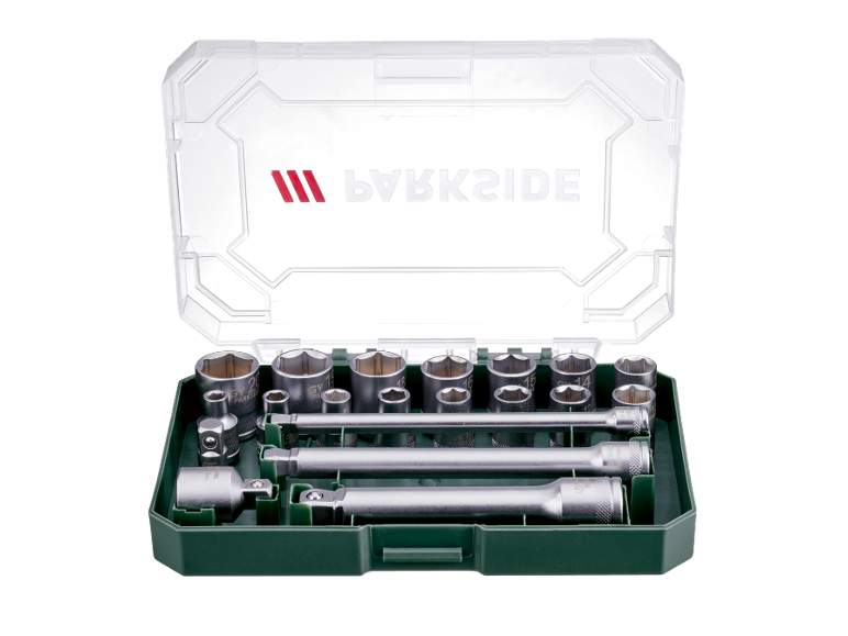 Komplet nasadnih ključev in podaljškov v odprti zeleni škatli s prozornim pokrovom.