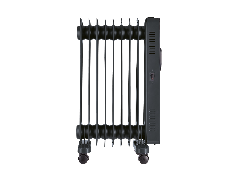 Črn električni oljni radiator s kolesi in rdečim stikalom za vklop/izklop.