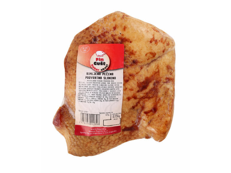 Vakuumsko pakirana dimljena slanina z rdečo etiketo, ki prikazuje informacije o izdelku.