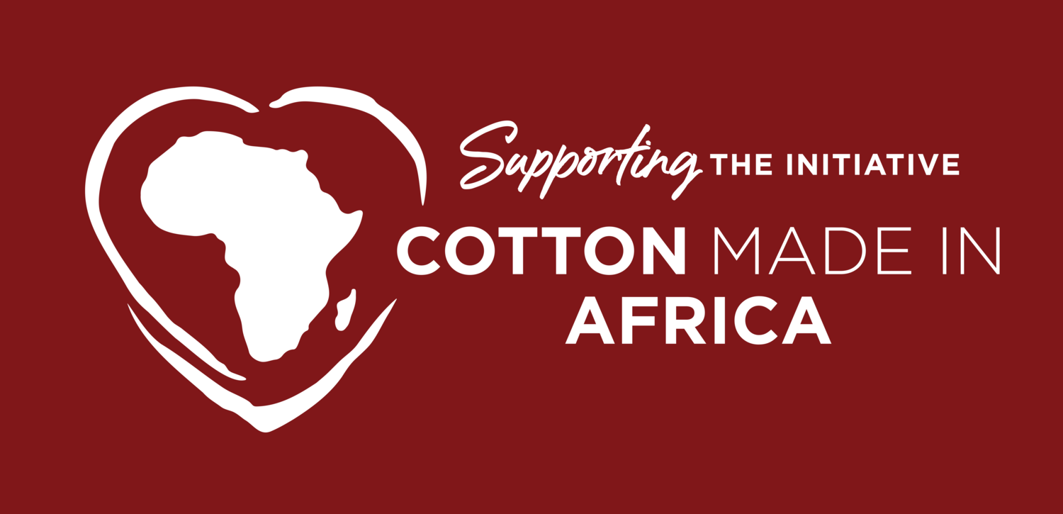 Logotip v obliki srca z zemljevidom Afrike in besedilom: Supporting the Initiative Cotton Made in Africa.