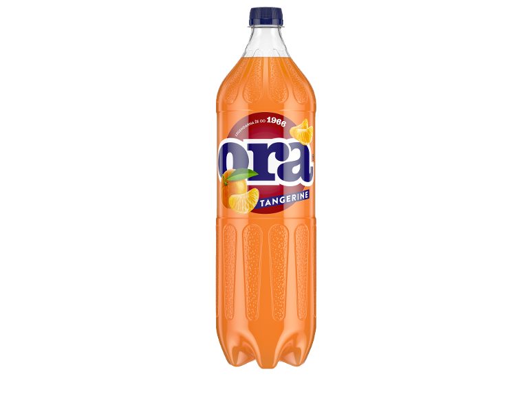 1,5-litrska plastenka gazirane pijače z okusom mandarine.