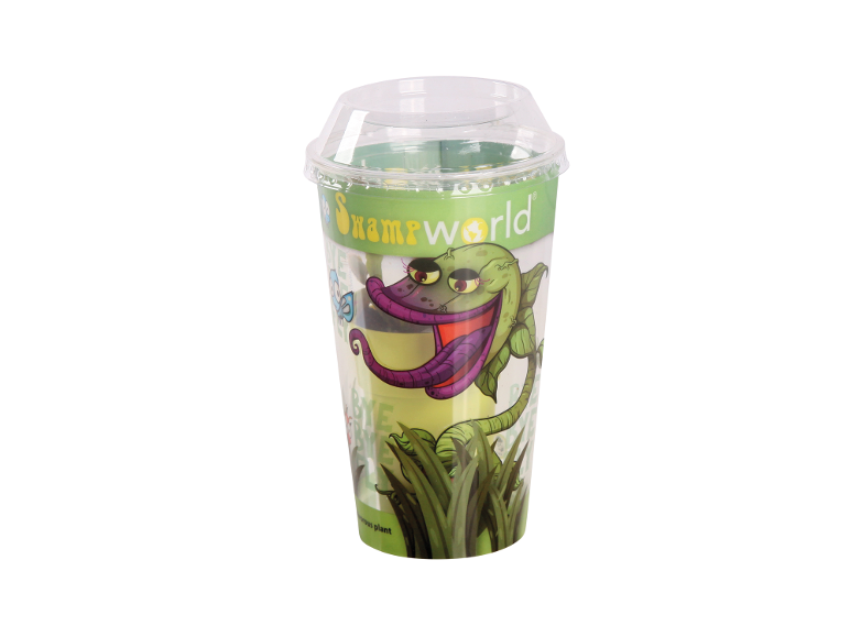 Prozoren plastični kozarec s pokrovom, okrašen s pošastjo mesojede rastline in napisom 'SwampWorld'.