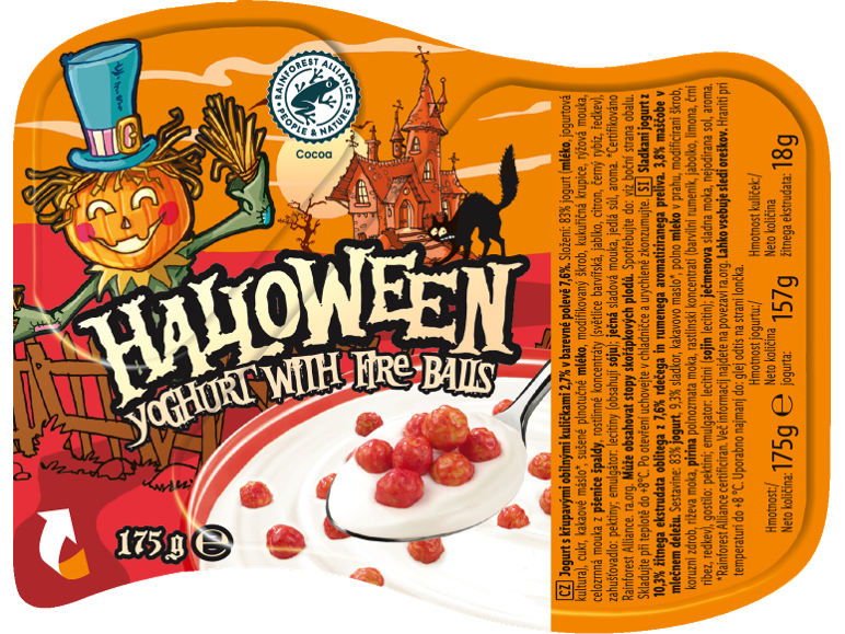 Halloween jogurt s hrustljavimi žitnimi kroglicami, s strašilom in hišo strahov.