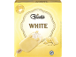 Pakiranje belega sladoleda na palčki z belimi čokoladnimi koščki, z napisom 'WHITE'.
