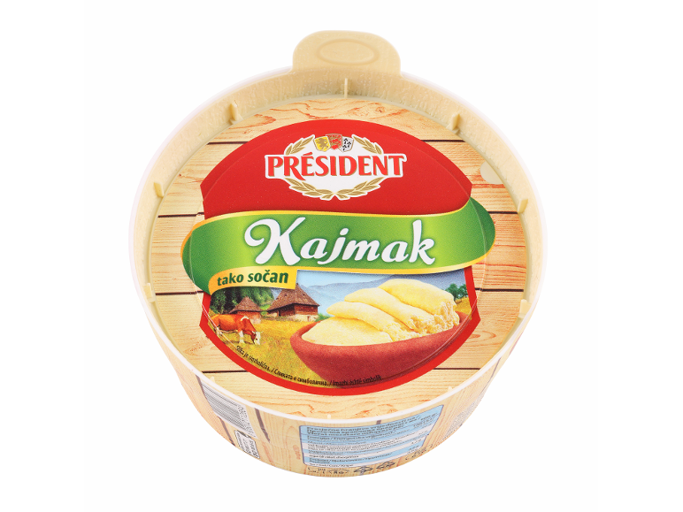 Embalaža smetane z lesenim ovitkom, ki prikazuje podeželsko pokrajino in skledo smetane.