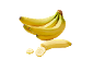 Šop rumenih banan in narezana banana.