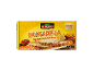 Škatla mehiških quesadill s piščancem, čedarjem, kislo smetano in papriko.