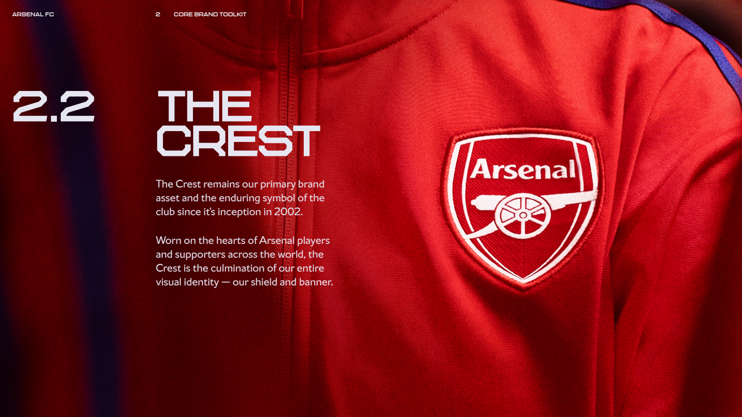 2.2 THE CREST: simbol blagovne znamke in vizualna identiteta od leta 2002.