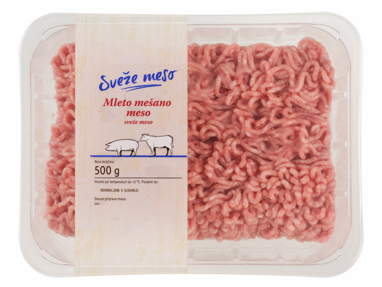 Pladenj 500 g svežega mešanega mletega mesa s slovensko etiketo.