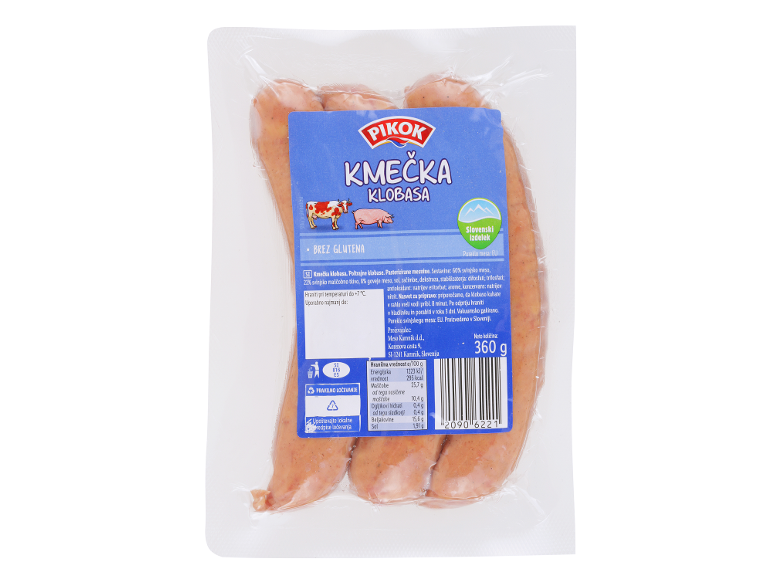 Vakuumsko pakirane kmečke klobase z modro etiketo, hranilnimi informacijami in črtno kodo.