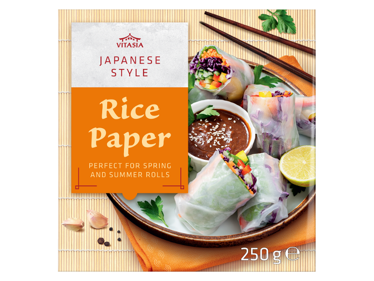 Japonski rižev papir za spomladanske in poletne zvitke, s svežimi zvitki in omako.