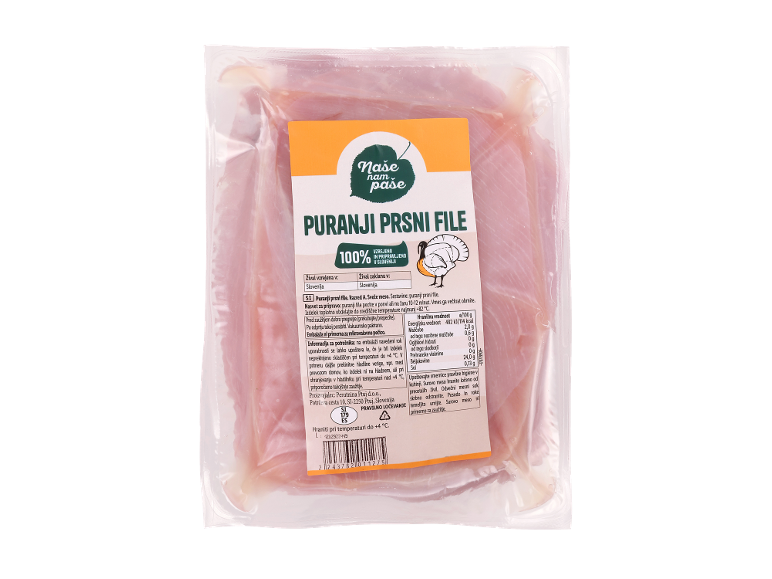 Vakuumsko pakiran puranji prsni file z etiketo, ki vsebuje informacije o izdelku.