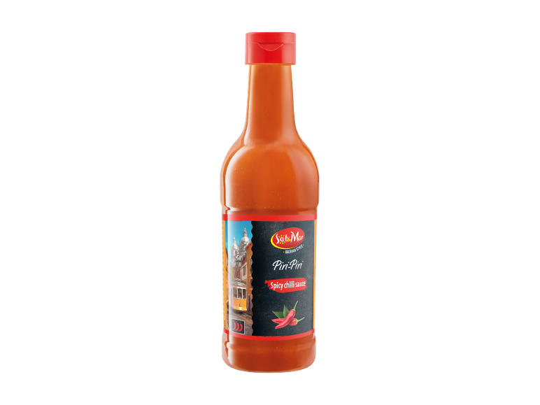 Steklenica pekoče čili omake Piri-Piri v iberskem slogu z etiketo, ki prikazuje tramvaj.