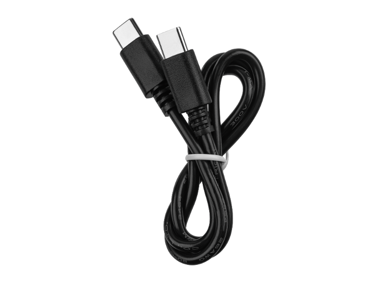 Črn kabel USB-C s kovinskimi priključki, zvezan z belo vezico.