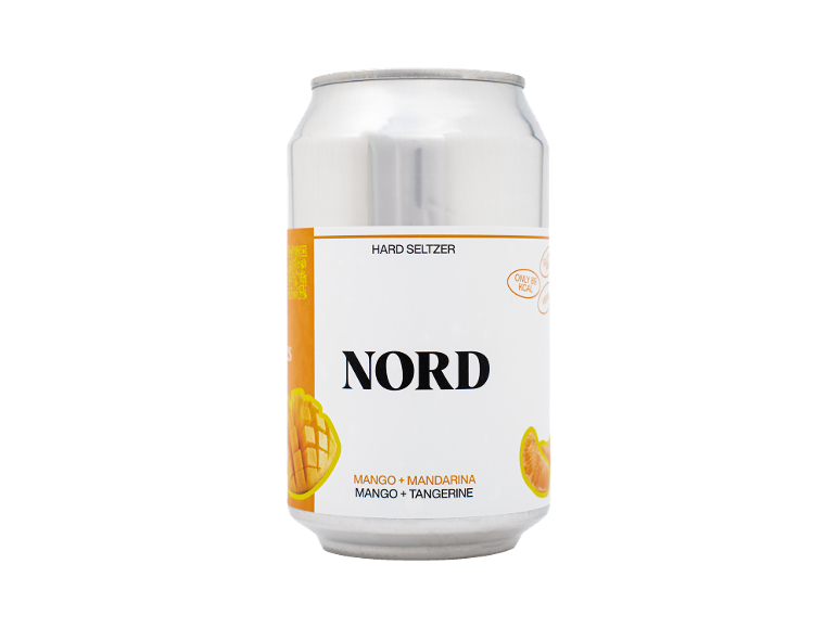 Trdi seltzer z mangom in mandarino, 89 kcal, na belem ozadju.