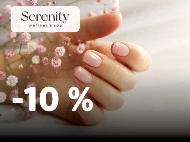 Ženska roka z rožnatimi nohti in rožnatimi cvetovi, z napisom »-10 %«.