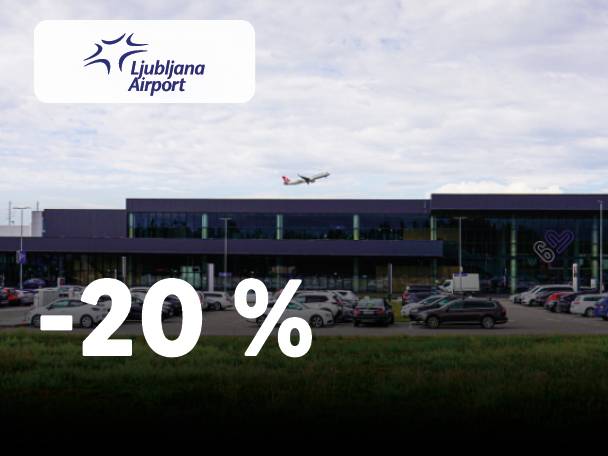 Letališče z letalom v zraku in parkiriščem, z napisom -20%.