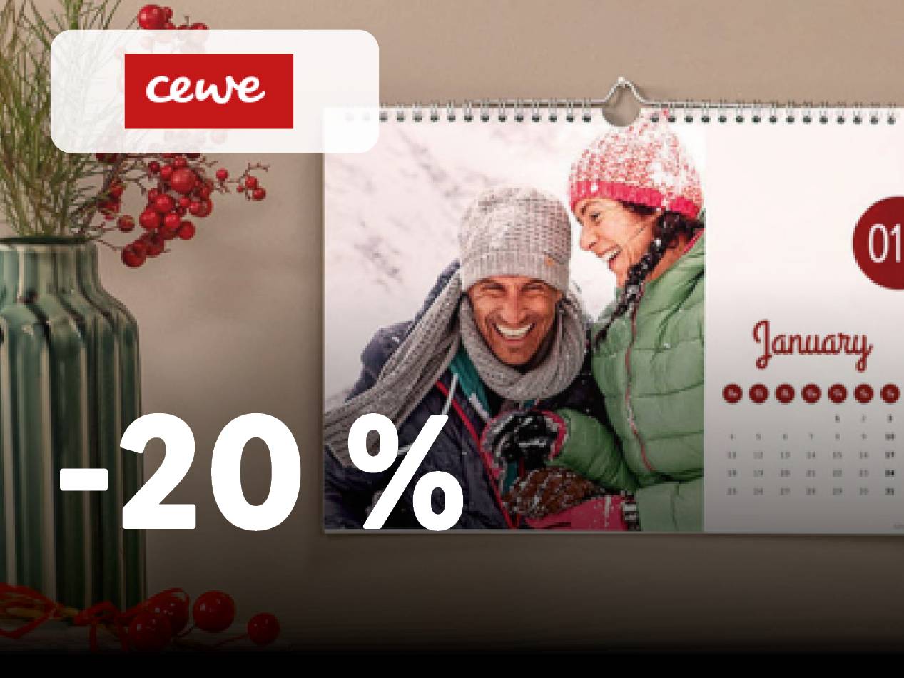 Cewe koledar s fotografijo para v snegu in 20 % popustom.