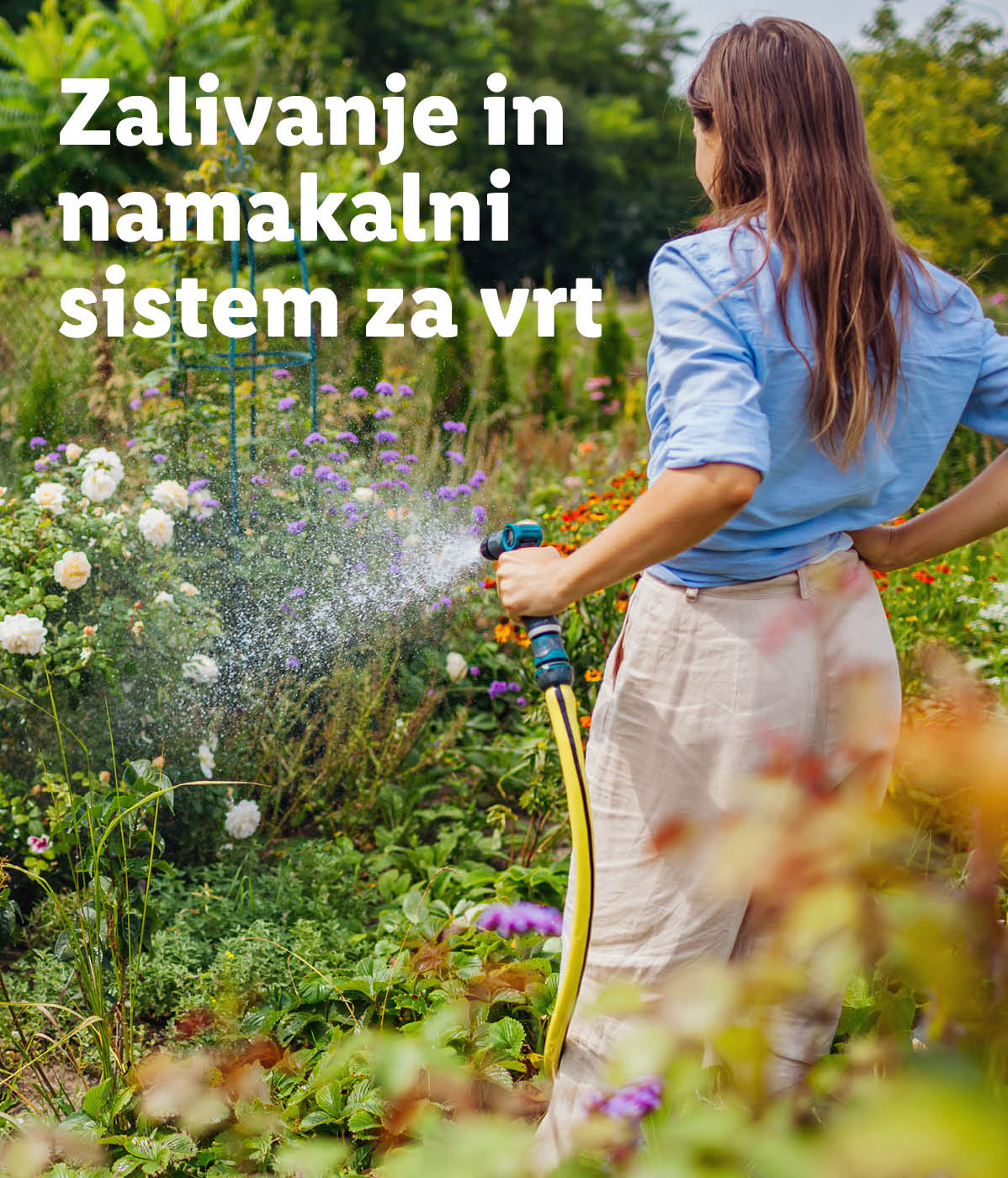 Ženska zaliva vrt z zalivalnim sistemom.