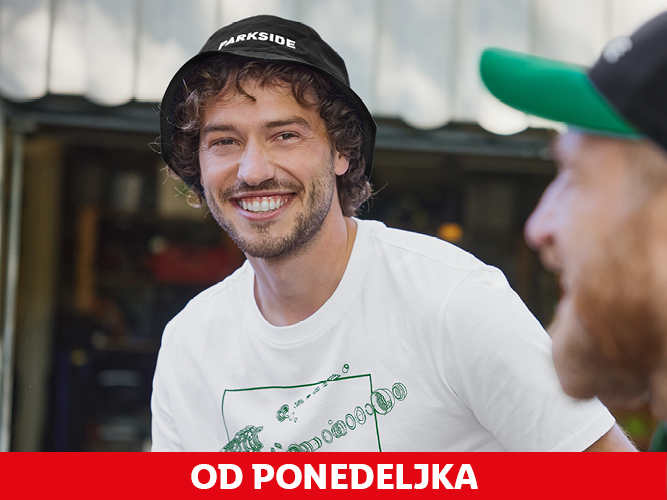 Moški v Parkside klobuku in majici z motivom mehanizma.