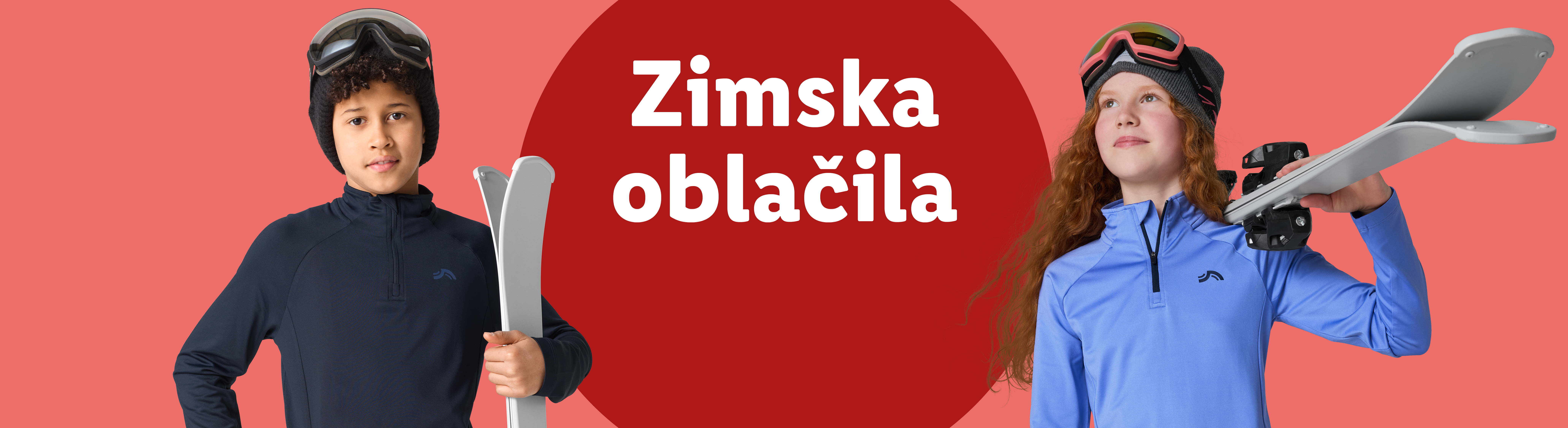 Otroci v zimskih oblačilih in smučarski opremi, z napisom »Zimska oblačila«.