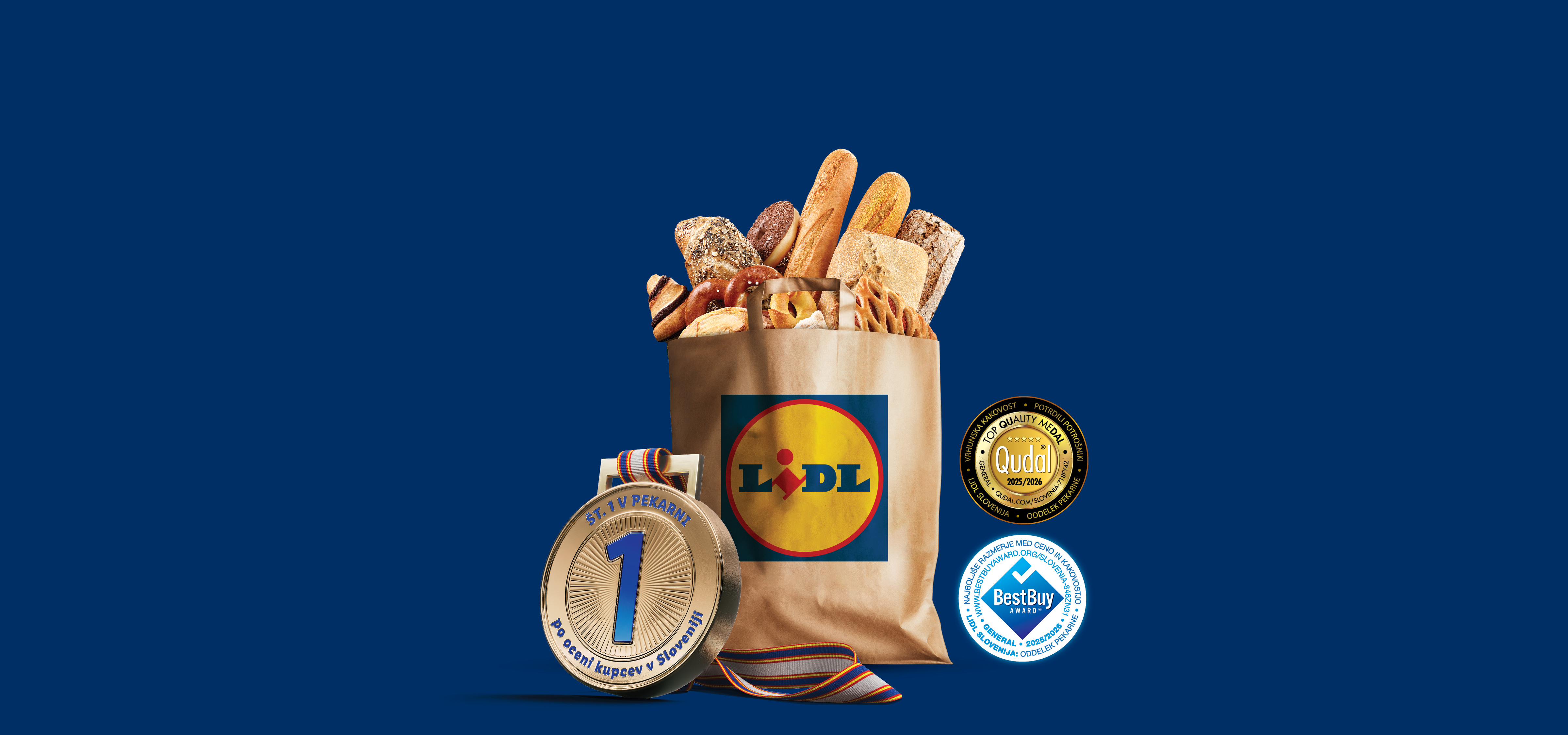 Lidl pekovski izdelki v papirnati vrečki z medaljami in nagradami za kakovost.