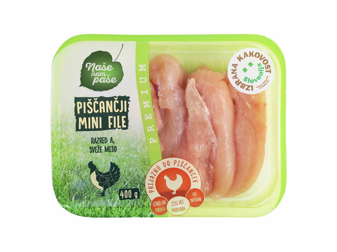 Pakiranje piščančjih mini filejev (400 g) blagovne znamke Naše nam pase.