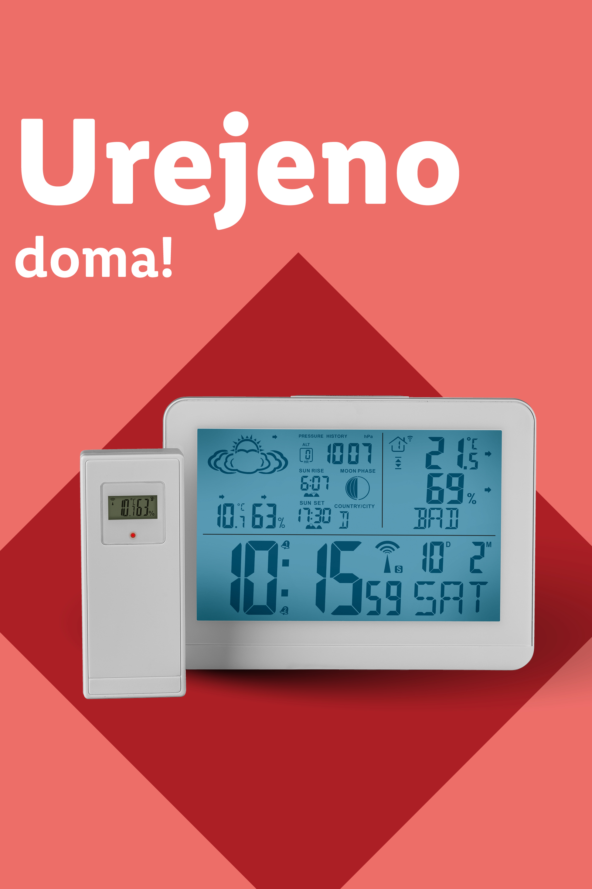 Digitalna vremenska postaja z zunanjim senzorjem in velikim zaslonom, prikazuje temperaturo, vlažnost in čas.
