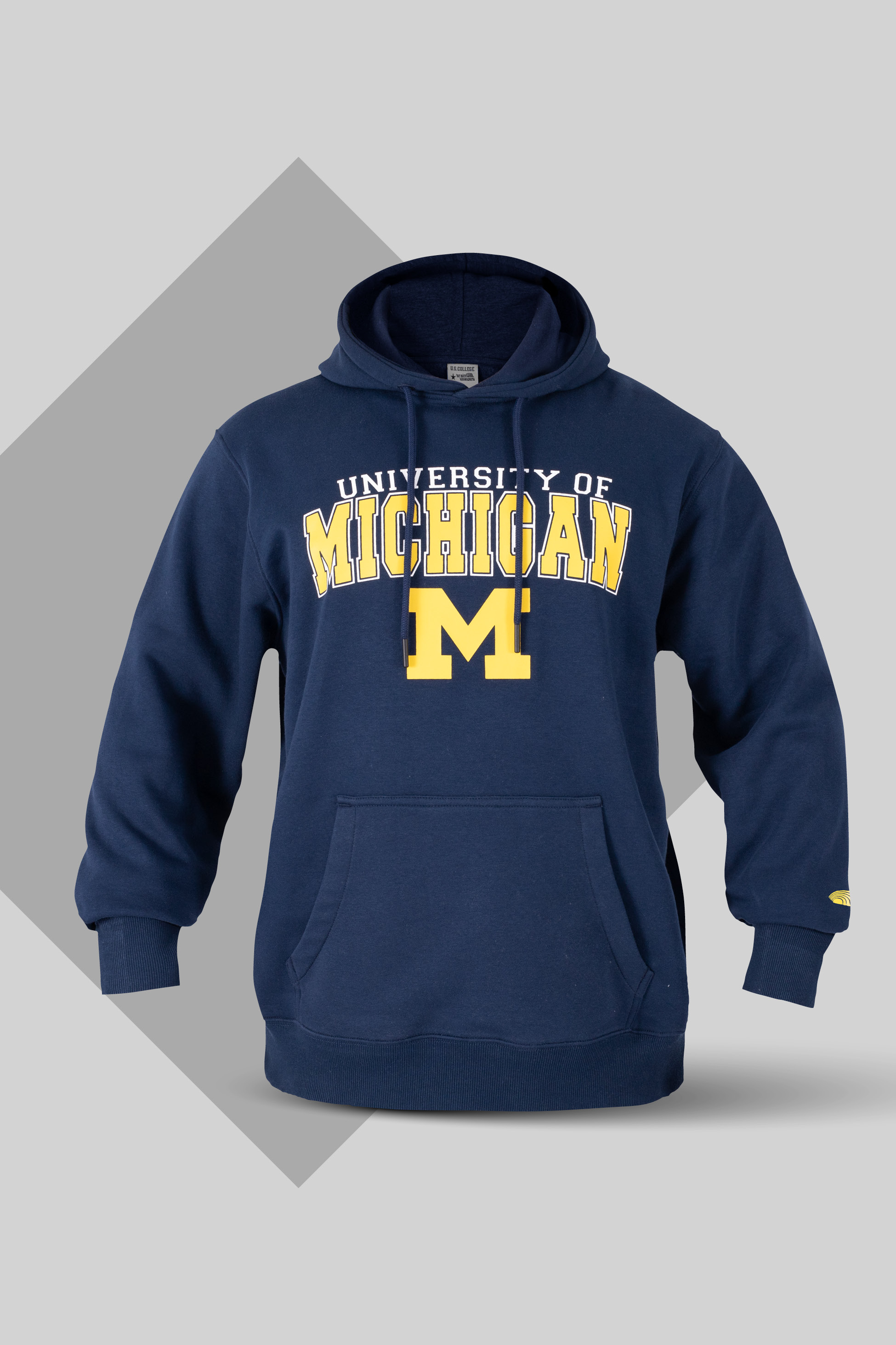Temno modra jopica s kapuco z rumenim napisom 'UNIVERSITY OF MICHIGAN' in črko 'M'.