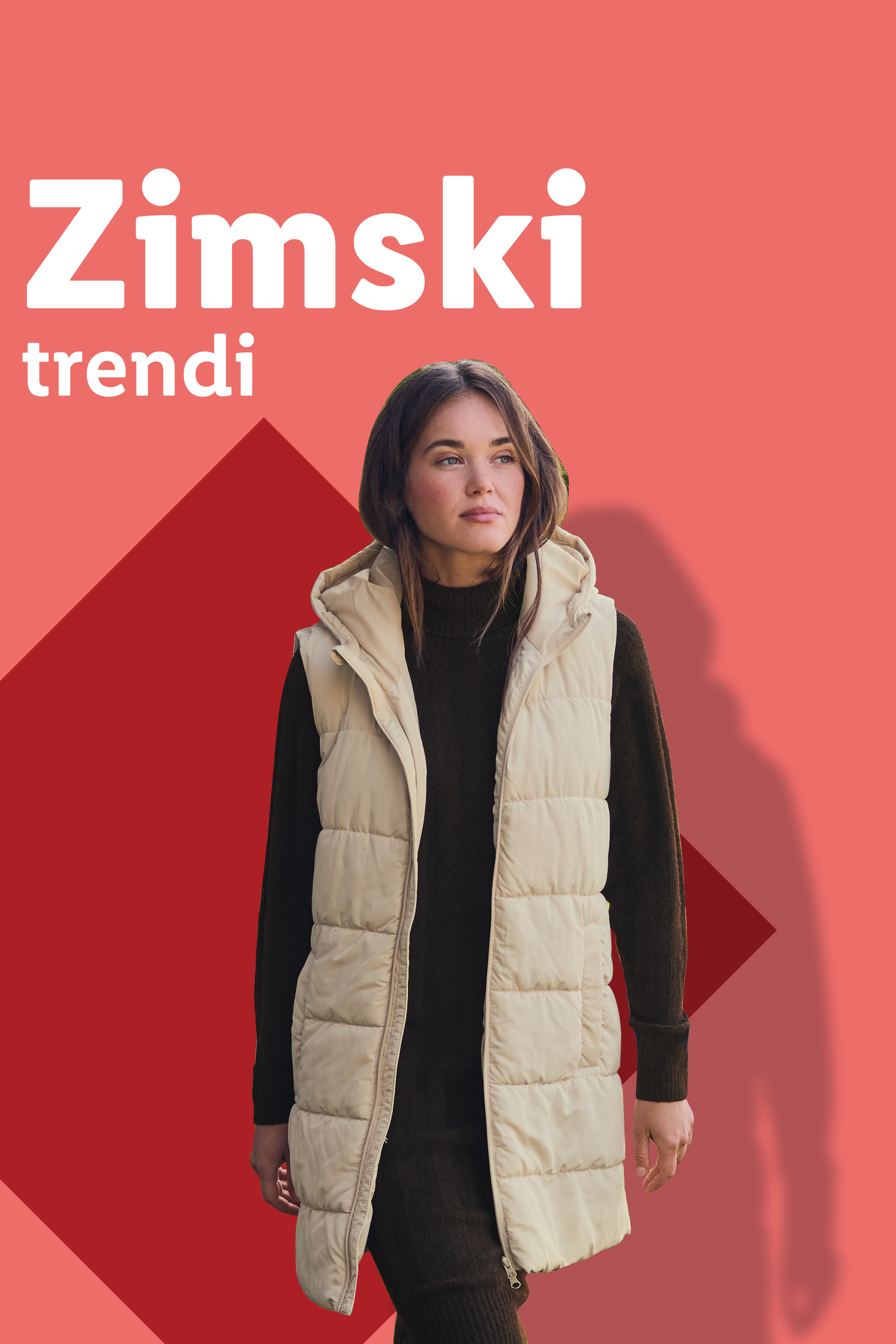 Ženska v bež prešitem brezrokavniku s kapuco in temnim puloverjem.